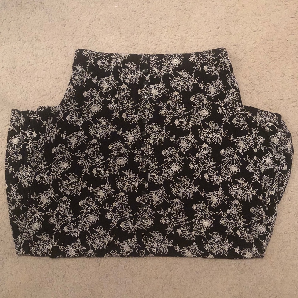 Briggs New York Floral Black Midi Skirt